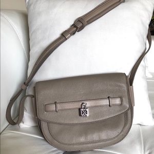 ✅SOLD✅Tory Burch Cross-body Bag Leather Gray